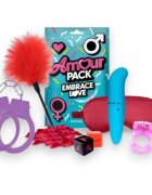 AMOUR PACK Set erotic Embrace Love cu stimulator inel pentru penis vibrator mască cătușe zaruri pană pentru stimulare și petale pentru cupluri
