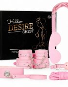 B-SERIES Set 7 accesorii BDSM Hidden Desire Chest cu cătușe zgardă căluș frânghie bici și mască de ochi culoare roz