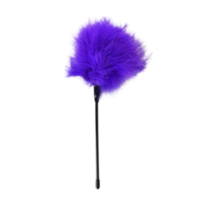 BOUND TO PLEASE Puf de gadilat - Feather ideal pentru jocuri senzoriale mov