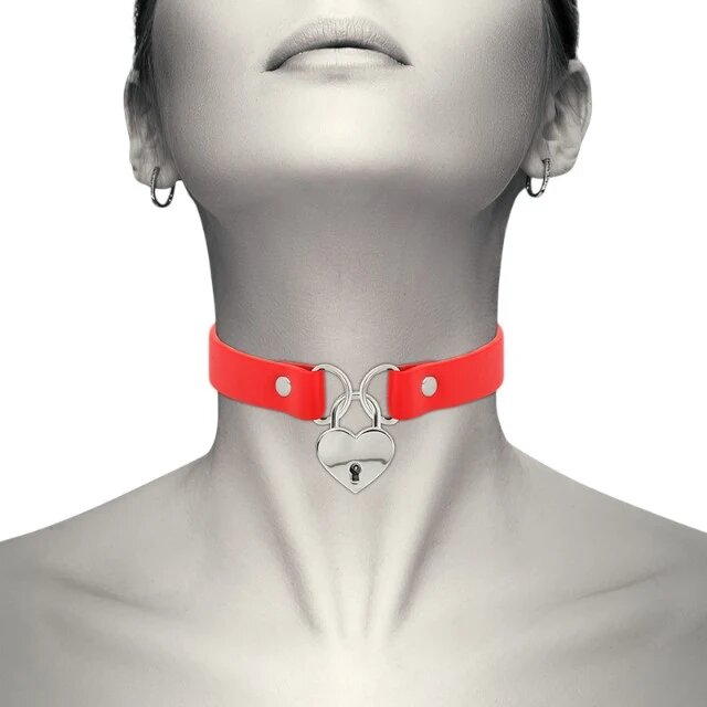 COQUETTE Choker Hand Crafted Choker din piele vegană accesoriu cu inimă culoare roșu cu argintiu 40 cm