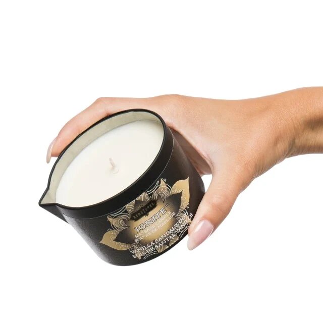 KAMASUTRA Lumânare pentru masaj Ignite Vanilla Sandalwood cu unt de shea aromă de vanilie și lemn de santal 170 gr