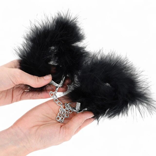 KINK Cătușe cu pene Mini Feather Hand Cuffs pentru jocuri erotice BDSM culoare negru cu argintiu (947866)